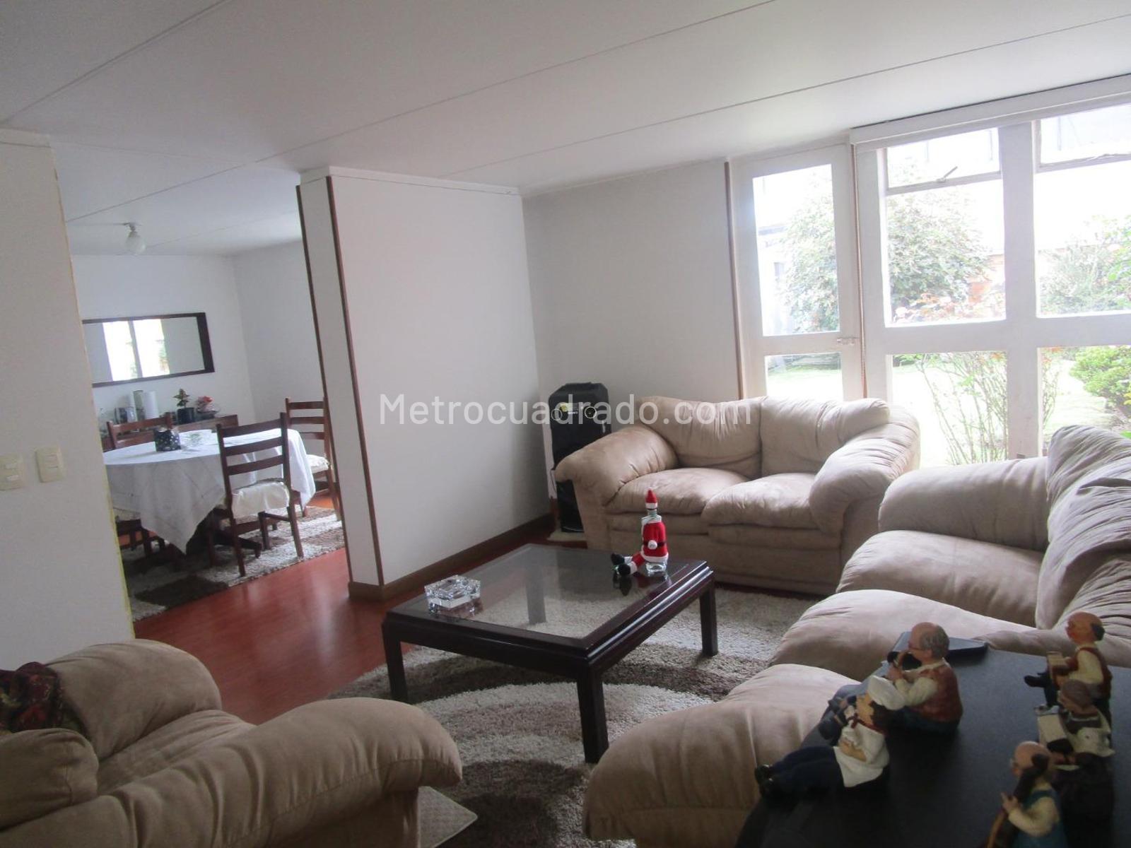 Casa de 3 habitaciones en venta en San Nicolás, Bogotá — imagen 1 de 20
