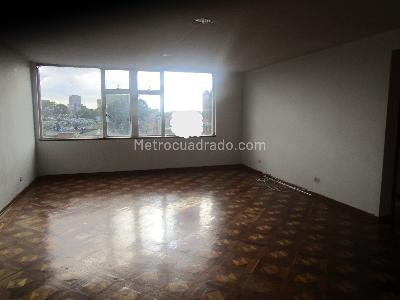 Apartamento de 2 alcobas en venta en Quinta Mutis, Bogotá, 81 m² · foto 2 de 20