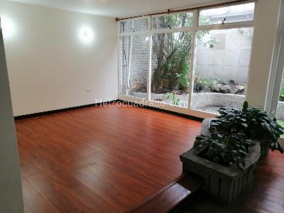 Casa en venta en Galerias, Bogotá · foto 2 de 14
