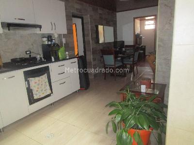 Casa de 5 alcobas en venta en Santa Teresita, Bogotá, 180 m² · foto 4 de 20