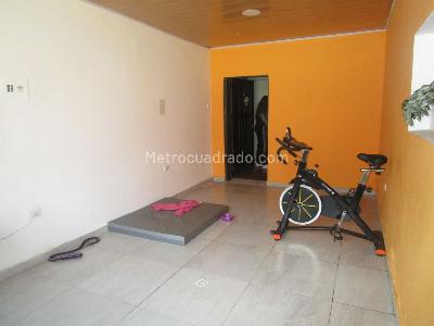 Casa de 5 alcobas en venta en Santa Teresita, Bogotá, 180 m² · foto 5 de 20