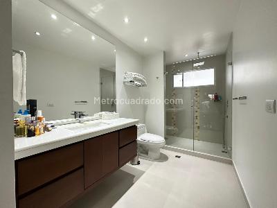Apartamento de 2 alcobas en venta en Cabrera Chico, Bogotá, 150 m² · foto 12 de 13