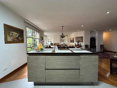 Apartamento de 2 alcobas en venta en Cabrera Chico, Bogotá, 150 m² · foto 4 de 13