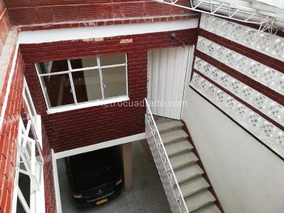 Casa de 5 alcobas en venta en Sur America, Bogotá, 358 m² · foto 5 de 11