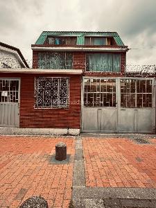 Casa de 3 alcobas en venta en La Esmeralda, Bogotá, 175 m² · foto 3 de 4