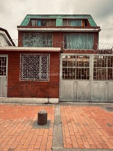 Casa de 3 alcobas en venta en La Esmeralda, Bogotá, 175 m² · foto 4 de 4
