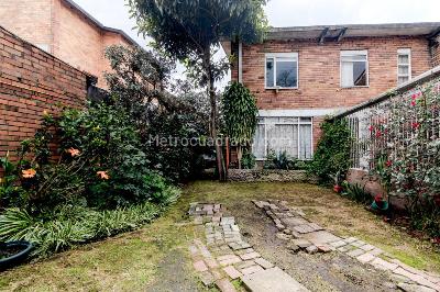 Casa de 4 alcobas en venta en La Esmeralda, Bogotá, 176 m² · foto 3 de 20