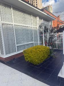 Casa de 4 alcobas en venta en Morato, Bogotá, 249 m² · foto 3 de 20