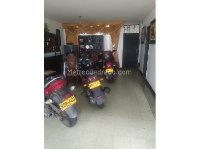 Casa de 5 alcobas en venta en La Concordia, Bucaramanga, 328 m² · foto 3 de 20