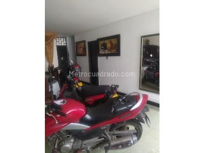 Casa de 5 alcobas en venta en La Concordia, Bucaramanga, 328 m² · foto 4 de 20