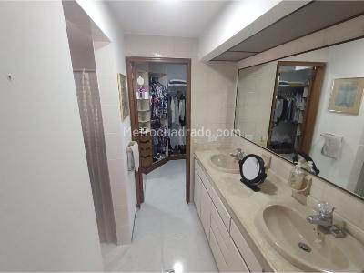 Apartamento de 4 alcobas en venta en Cabecera, Bucaramanga, 197 m² · foto 17 de 20