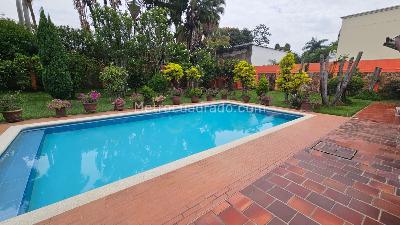 Casa de 4 alcobas en venta en Cuidad Jardin, Cali, 1579 m² · foto 2 de 18