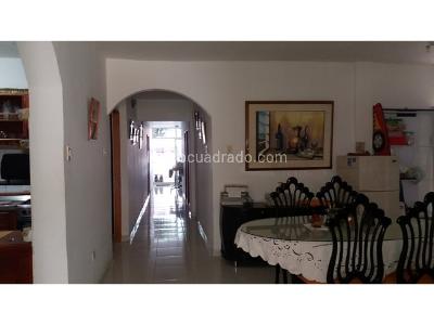 Casa de 4 alcobas en venta en La Concepcion, Cartagena, 304 m² · foto 2 de 20
