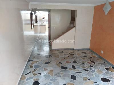 Casa de 4 alcobas en venta en Cataluña, Bogotá, 90 m² · foto 2 de 20