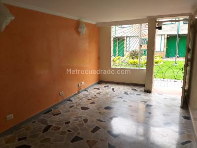 Casa de 4 alcobas en venta en Cataluña, Bogotá, 90 m² · foto 4 de 20