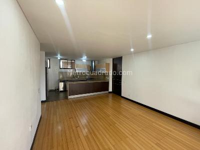 Apartamento de 2 alcobas en venta en Chico Norte, Bogotá, 102 m² · foto 2 de 18