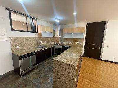 Apartamento de 2 alcobas en venta en Chico Norte, Bogotá, 102 m² · foto 3 de 18