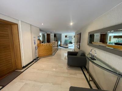 Apartamento de 3 alcobas en venta en Santa Barbara, Bogotá, 115 m² · foto 2 de 20