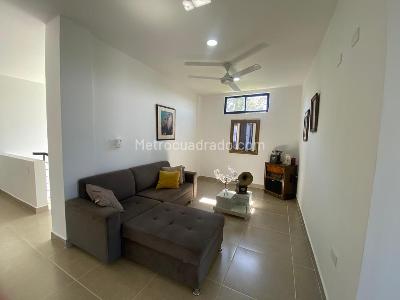 Casa de 5 alcobas en venta en El Peñon, Girardot, 450 m² · foto 10 de 20