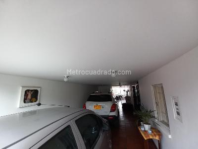 Casa de 5 alcobas en venta en Niza, Bogotá, 364 m² · foto 3 de 20