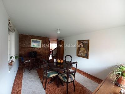 Casa de 5 alcobas en venta en Niza, Bogotá, 364 m² · foto 9 de 20