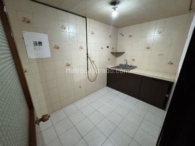Apartamento de 4 alcobas en arriendo en Fontibon Centro, Bogotá, 80 m² · foto 17 de 20