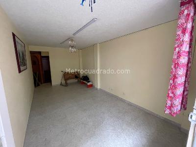 Casa de 5 alcobas en venta en San Antonio Norte, Bogotá, 144 m² · foto 2 de 20