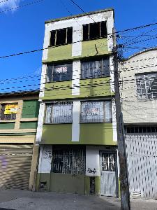 Casa en venta en Las Ferias, Bogotá · foto 2 de 2