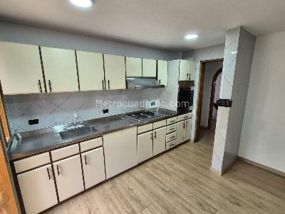 Casa de 4 alcobas en venta en Cerros De Niza, Bogotá, 220 m² · foto 9 de 20