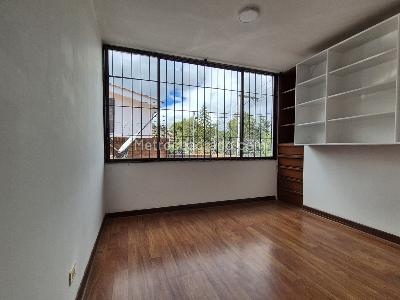 Casa de 4 alcobas en venta en Cerros De Niza, Bogotá, 220 m² · foto 14 de 20