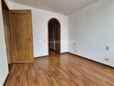 Casa de 4 alcobas en venta en Cerros De Niza, Bogotá, 220 m² · foto 15 de 20