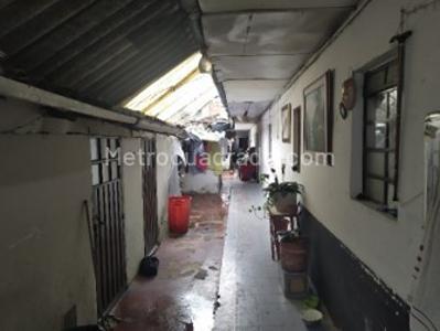 Casa de 5 alcobas en venta en Granada Sur, Bogotá, 280 m² · foto 10 de 14