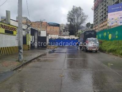 Casa de 5 alcobas en venta en Granada Sur, Bogotá, 280 m² · foto 2 de 14