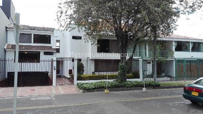 Casa de 5 alcobas en venta en Santa Barbara, Bogotá, 515 m² · foto 2 de 20