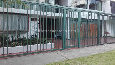 Casa de 5 alcobas en venta en Santa Barbara, Bogotá, 515 m² · foto 3 de 20