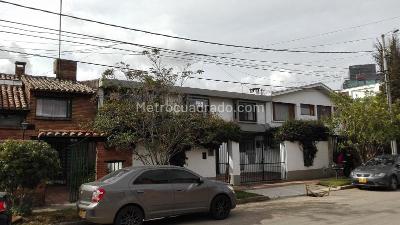 Casa de 4 alcobas en venta en Santa Ana Occidental, Bogotá, 325 m² · foto 4 de 19