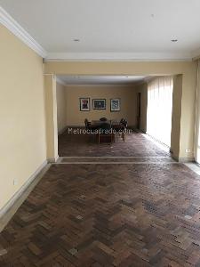 Apartamento de 3 alcobas en venta en Chico Reservado, Bogotá, 269 m² · foto 3 de 11