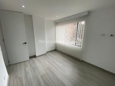 Apartamento de 2 alcobas en arriendo en La Carolina, Bogotá, 92 m² · foto 5 de 17