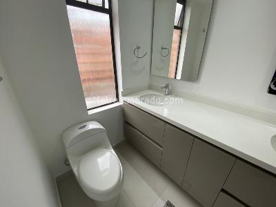 Apartamento de 2 alcobas en arriendo en La Carolina, Bogotá, 92 m² · foto 8 de 17