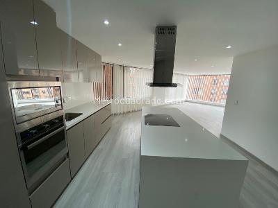 Apartamento de 2 alcobas en arriendo en La Carolina, Bogotá, 92 m² · foto 11 de 17