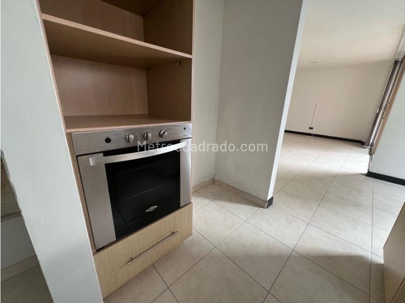 Apartamento en Arriendo, El Portal, Envigado - 2