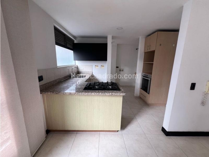 Apartamento en Arriendo, El Portal, Envigado - 3