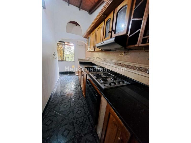 2BR Apartment in Barrio Mesa (65 m²)