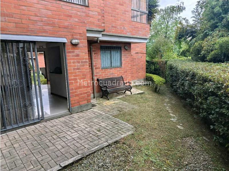 Casa de 3 niveles en arriendo en Las Antillas, Envigado