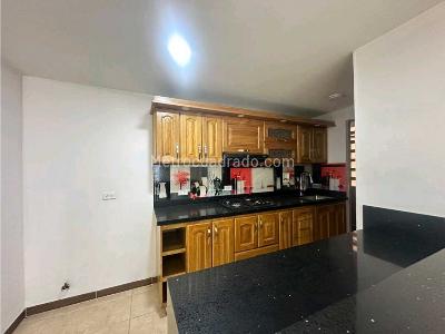 Apartamento de 4 alcobas en arriendo en Prados De Sabaneta, Sabaneta, 98 m² · foto 2 de 17