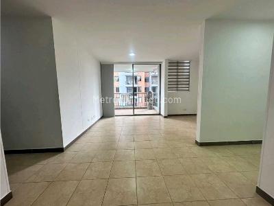 Apartamento de 4 alcobas en arriendo en Prados De Sabaneta, Sabaneta, 98 m² · foto 8 de 17