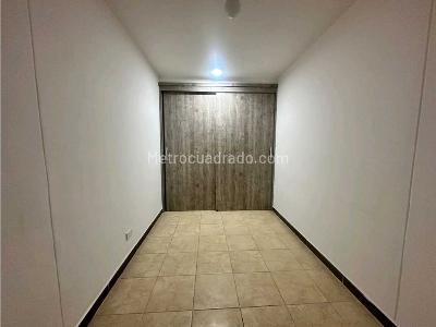 Apartamento de 4 alcobas en arriendo en Prados De Sabaneta, Sabaneta, 98 m² · foto 9 de 17