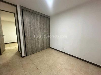 Apartamento de 4 alcobas en arriendo en Prados De Sabaneta, Sabaneta, 98 m² · foto 12 de 17