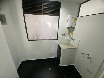 Apartamento en arriendo en El Portal, Envigado · foto 6 de 16