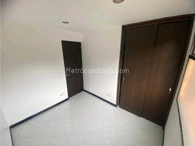 Apartamento en arriendo en El Portal, Envigado · foto 9 de 16
